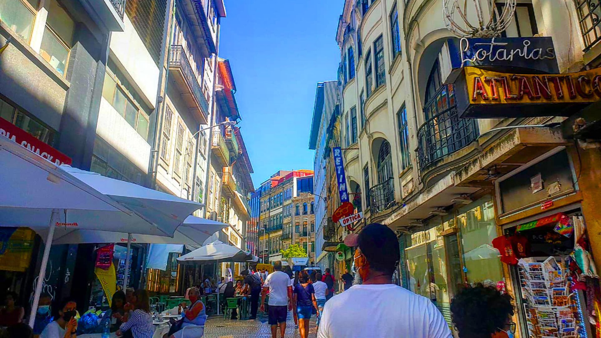 Street near Avenida dos Aliados in Porto