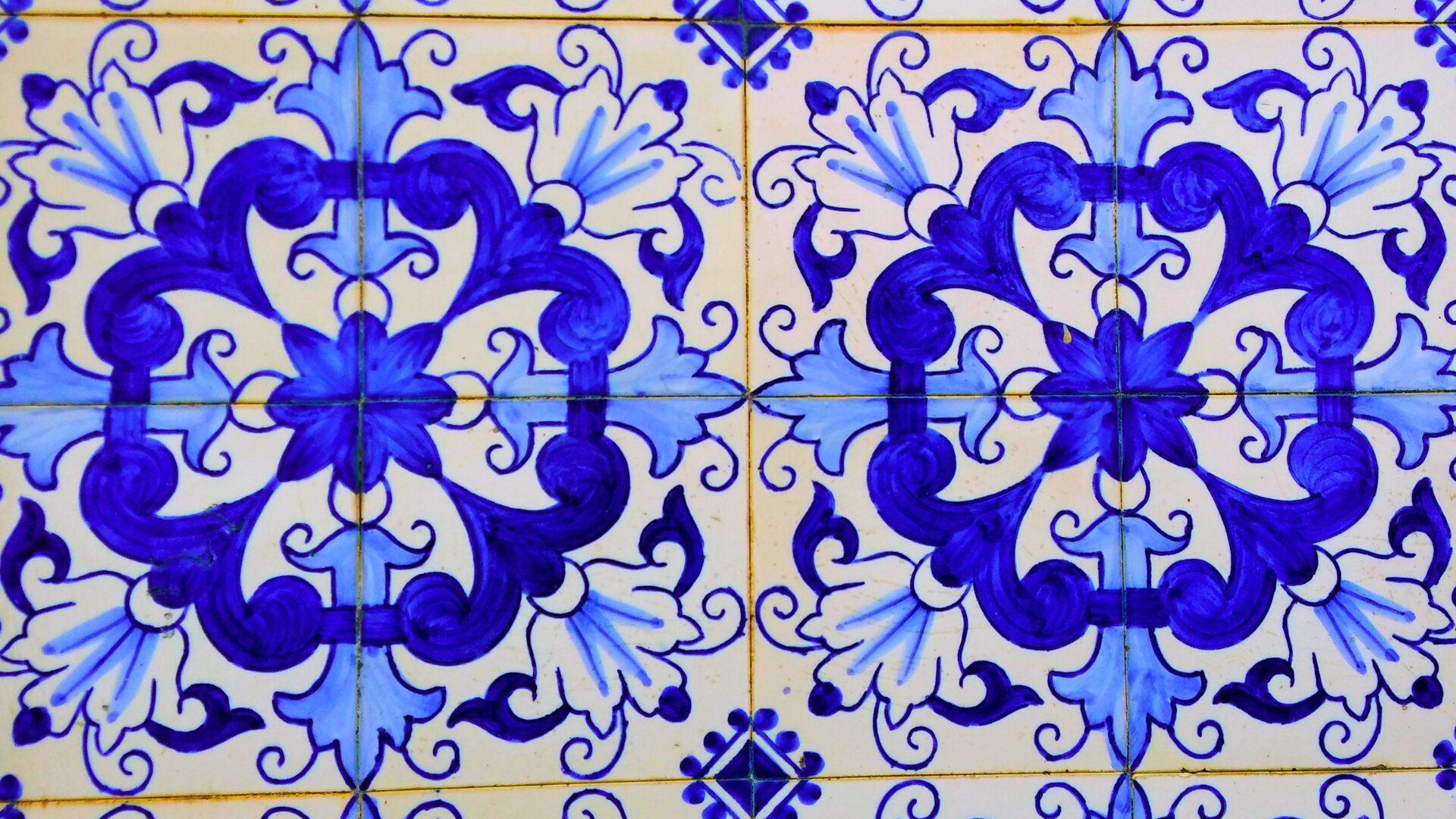 Tile details in Porto