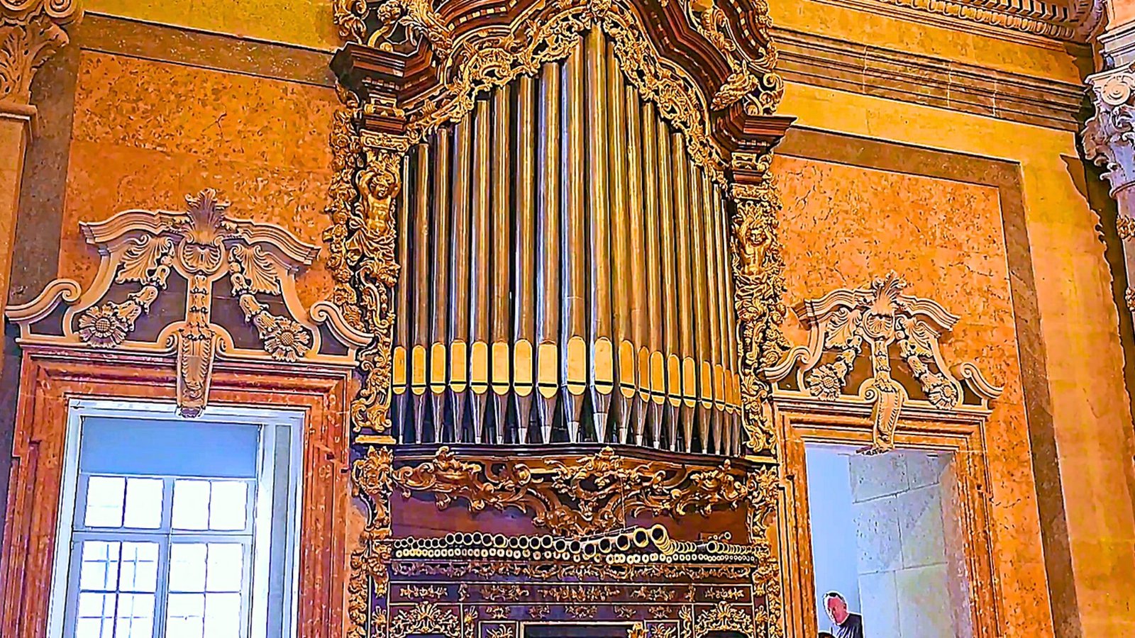 Organ inside Clérigos Church