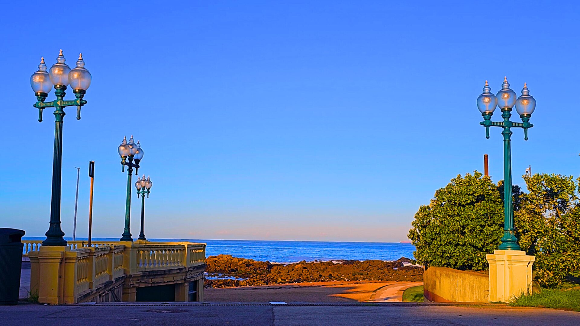 Old lamps in Foz do Douro, Porto