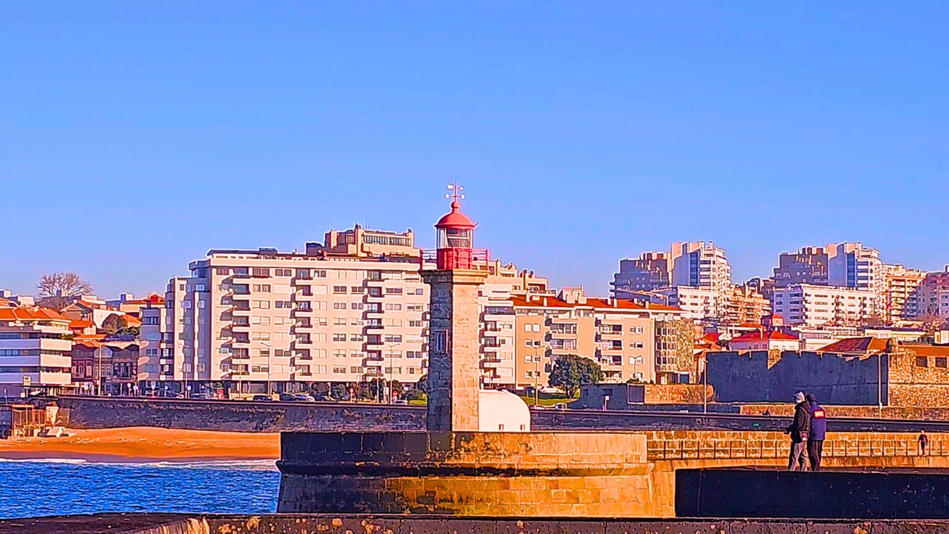 Farolim de Felgueiras at the mouth of the Douro River in Porto