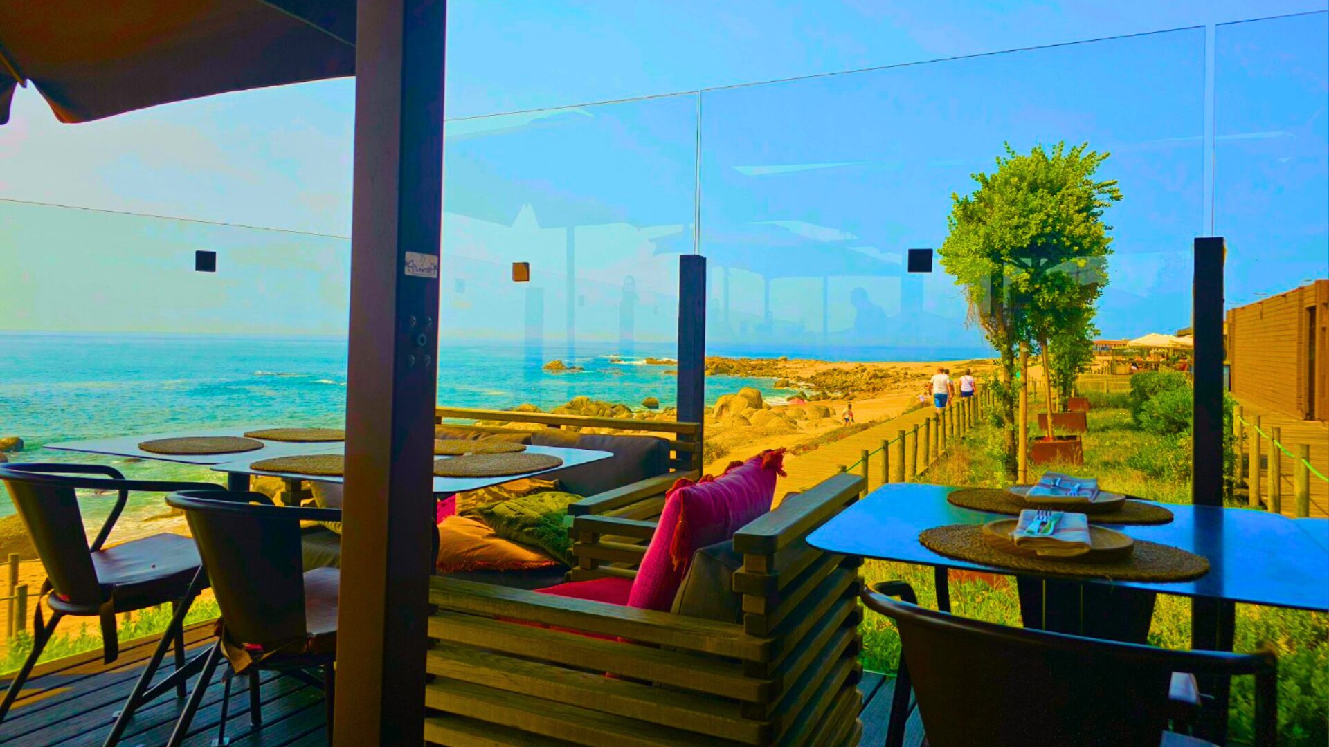 Beach terrace on the coast of Vila Nova de Gaia