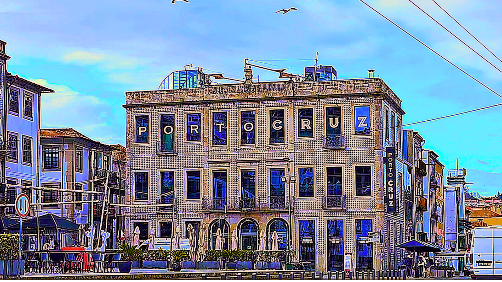 Gaia riverside with Porto Cruz and views towards Porto