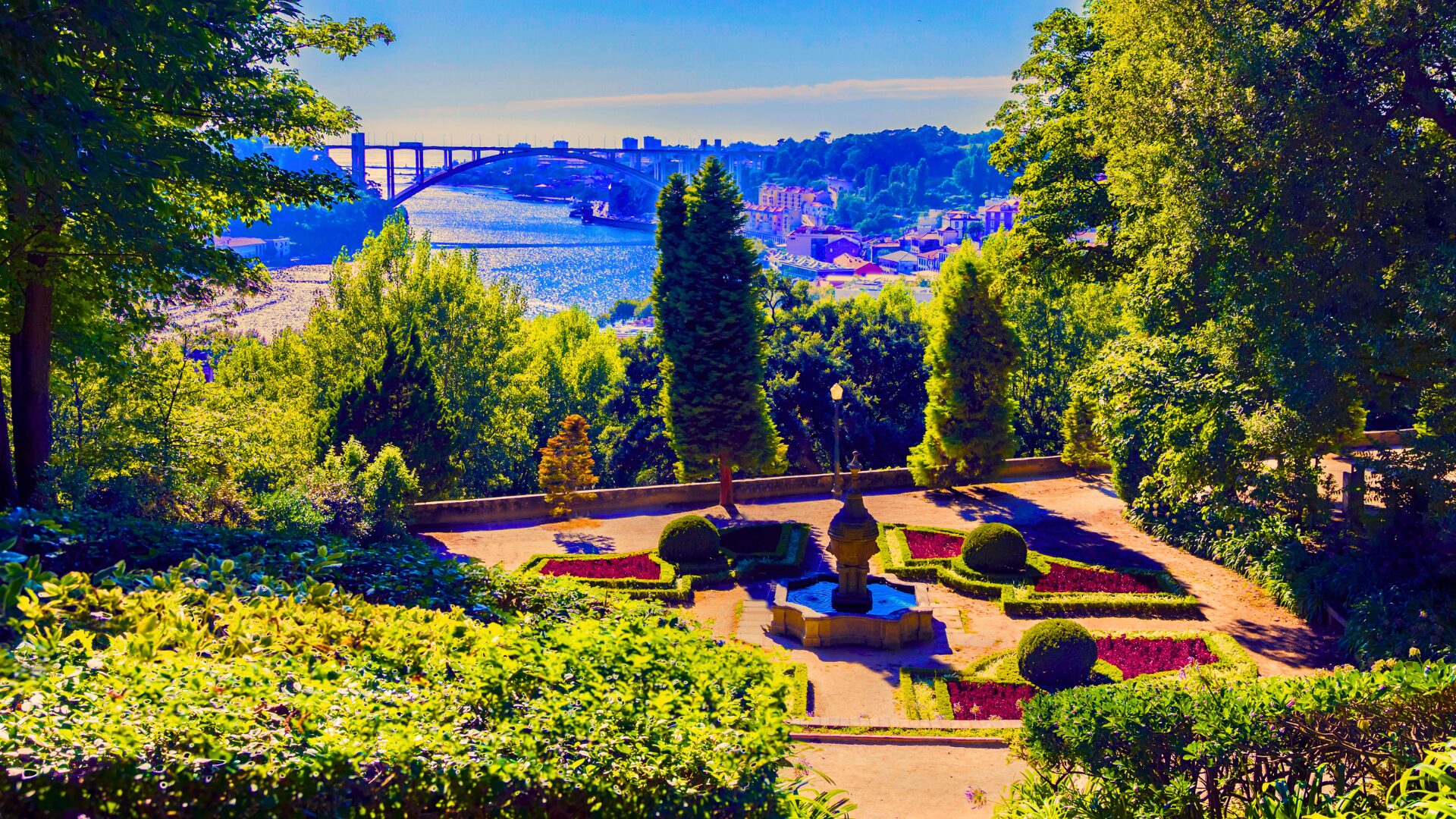 Peaceful gardens in Porto for a special Porto route