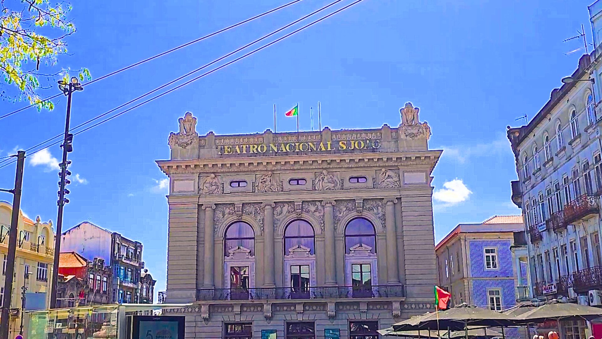 Theatre and cultural atmosphere in Porto