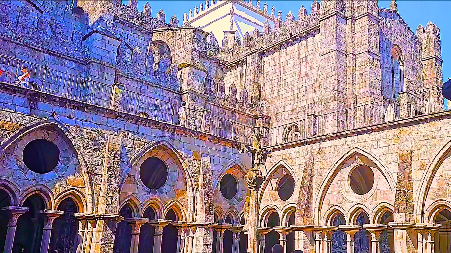 Arches and walls around Porto Cathedral